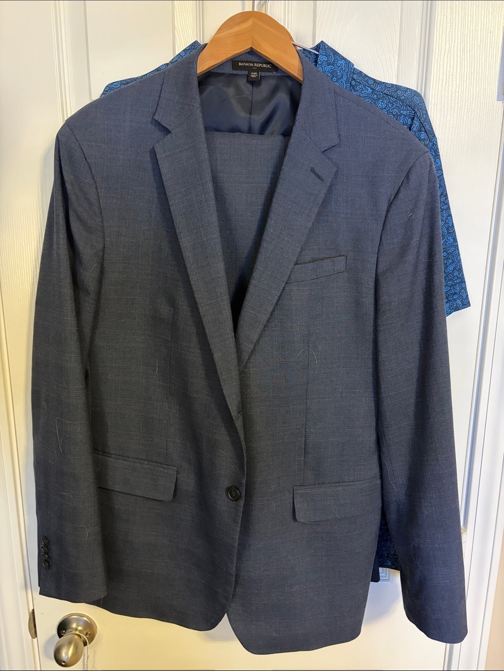 2 pc suit Banana Republic Men's navy textured pattern suit with 36x32 pants!